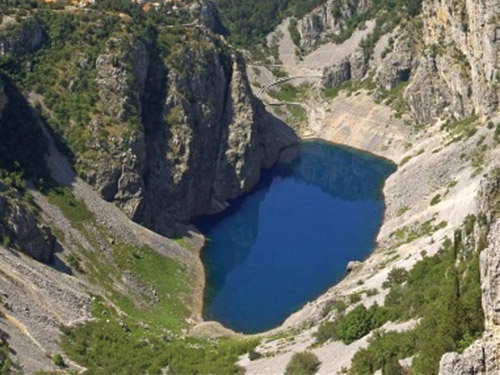 Le lac Rouge et le lac Bleu